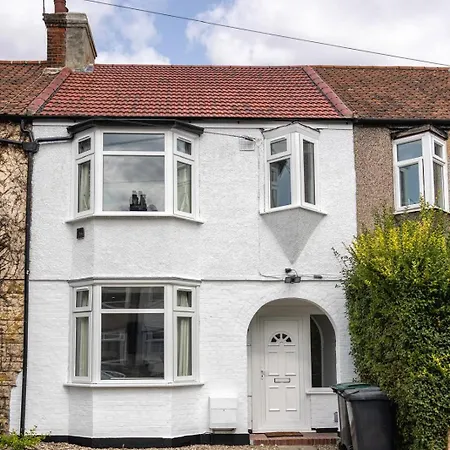 Modern Home With Driveway Parking For 2 Vehicles, Near Tottenham Hotspur Stadium, White Hart Lane Train Station London Exterior photo